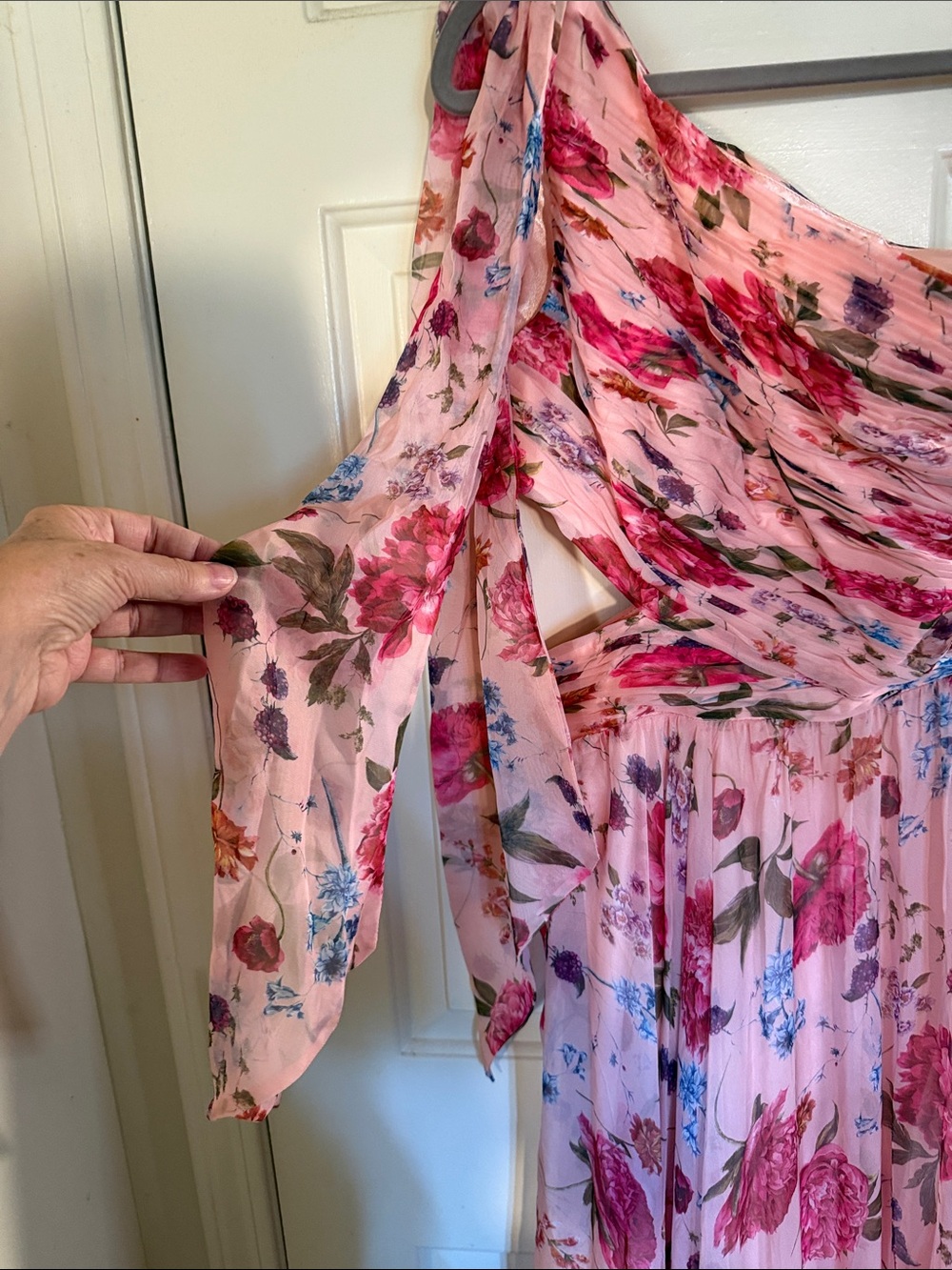 Mac Duggal One-Shoulder Cutout Floral Maxi
Dress - Picture 6 of 13